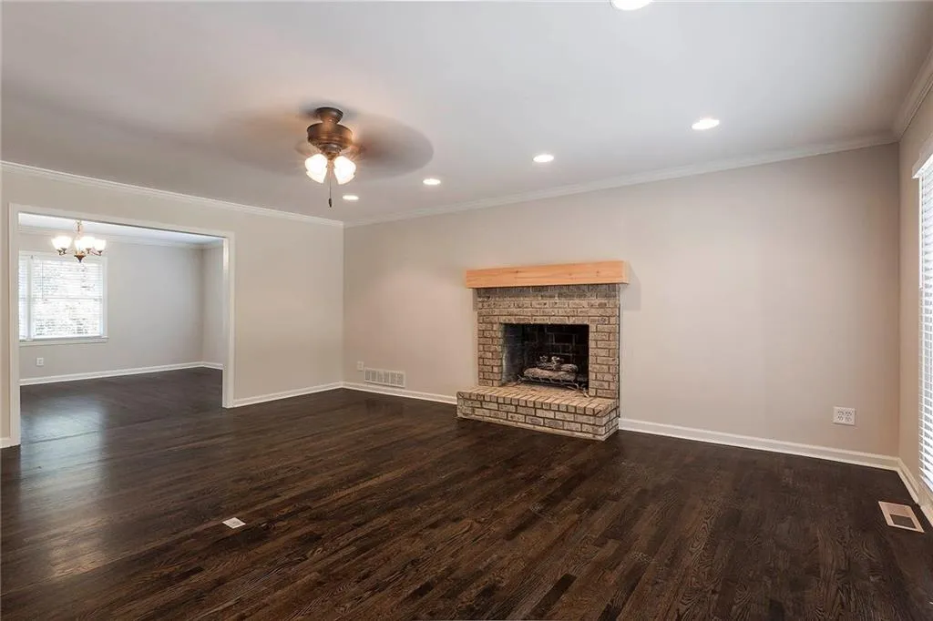 348 Tall Oaks Drive, Sandy Springs, Georgia 30342, 3 Bedrooms Bedrooms, ,2 BathroomsBathrooms,Residential,Sold,348 Tall Oaks Drive,5770396