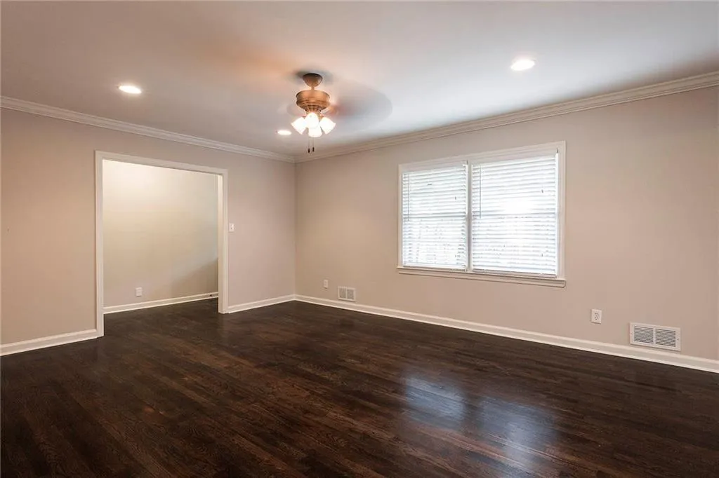 348 Tall Oaks Drive, Sandy Springs, Georgia 30342, 3 Bedrooms Bedrooms, ,2 BathroomsBathrooms,Residential,Sold,348 Tall Oaks Drive,5770396