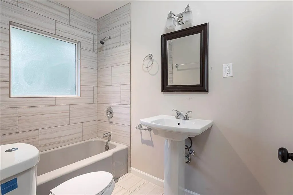 348 Tall Oaks Drive, Sandy Springs, Georgia 30342, 3 Bedrooms Bedrooms, ,2 BathroomsBathrooms,Residential,Sold,348 Tall Oaks Drive,5770396