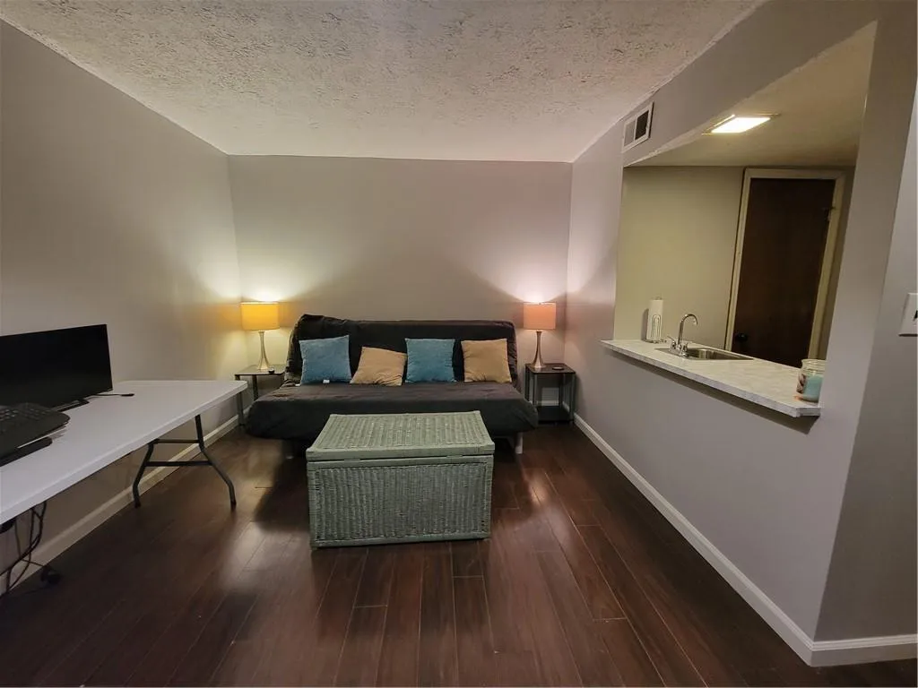 6107 Park Avenue Unit G 10, Atlanta, Georgia 30342, 2 Bedrooms Bedrooms, ,1 BathroomBathrooms,Residential,Sold,6107 Park Avenue Unit G 10,6933781