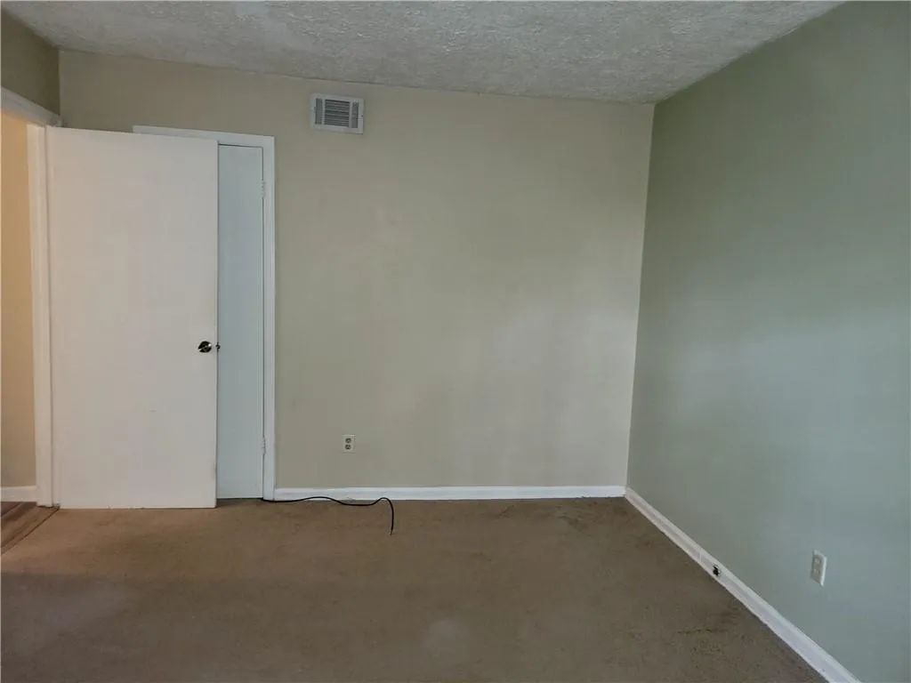 6107 Park Avenue Unit G 10, Atlanta, Georgia 30342, 2 Bedrooms Bedrooms, ,1 BathroomBathrooms,Residential,Sold,6107 Park Avenue Unit G 10,6933781