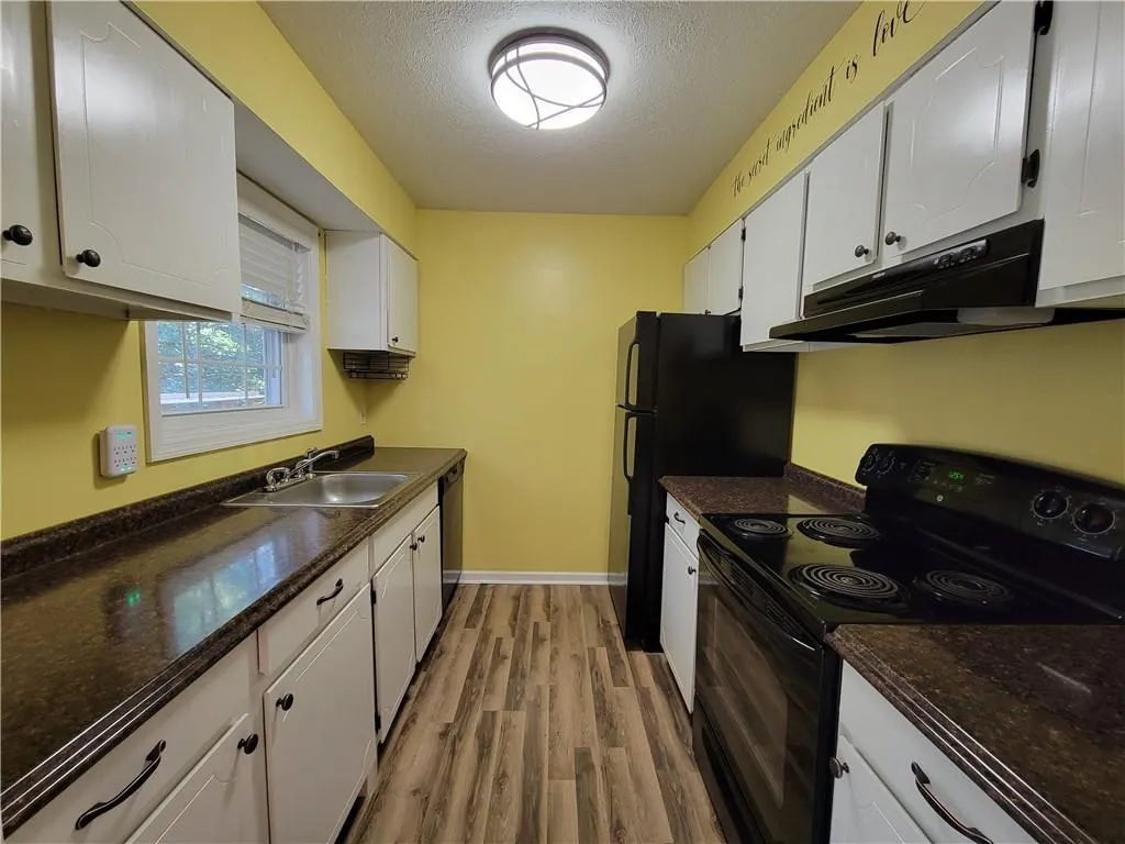 6107 Park Avenue Unit G 10, Atlanta, Georgia 30342, 2 Bedrooms Bedrooms, ,1 BathroomBathrooms,Residential,Sold,6107 Park Avenue Unit G 10,6933781