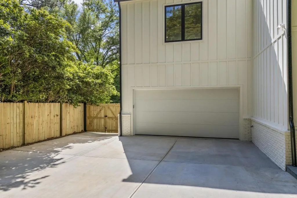 4785 Longchamps Drive, Sandy Springs, Georgia 30319, 6 Bedrooms Bedrooms, ,4 BathroomsBathrooms,Residential,Sold,4785 Longchamps Drive,7562660