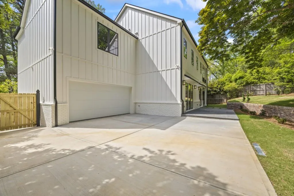 4785 Longchamps Drive, Sandy Springs, Georgia 30319, 6 Bedrooms Bedrooms, ,4 BathroomsBathrooms,Residential,Sold,4785 Longchamps Drive,7562660