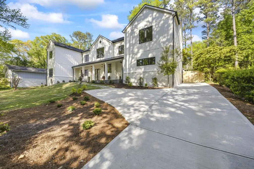 4785 Longchamps Drive, Sandy Springs, Georgia 30319, 6 Bedrooms Bedrooms, ,4 BathroomsBathrooms,Residential,Sold,4785 Longchamps Drive,7562660