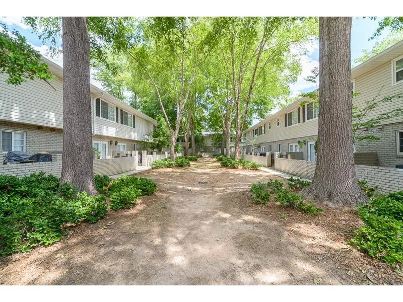 6940 Roswell Road Unit 23a, Sandy Springs, Georgia 30328, 2 Bedrooms Bedrooms, ,1 BathroomBathrooms,Residential,Sold,6940 Roswell Road Unit 23a,5748508