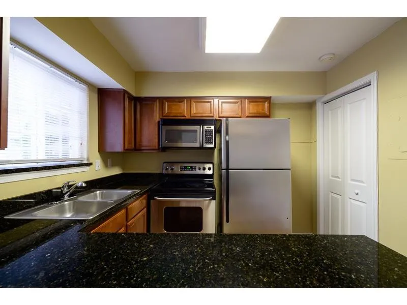 6940 Roswell Road Unit 23a, Sandy Springs, Georgia 30328, 2 Bedrooms Bedrooms, ,1 BathroomBathrooms,Residential,Sold,6940 Roswell Road Unit 23a,5748508