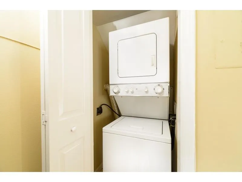 6940 Roswell Road Unit 23a, Sandy Springs, Georgia 30328, 2 Bedrooms Bedrooms, ,1 BathroomBathrooms,Residential,Sold,6940 Roswell Road Unit 23a,5748508