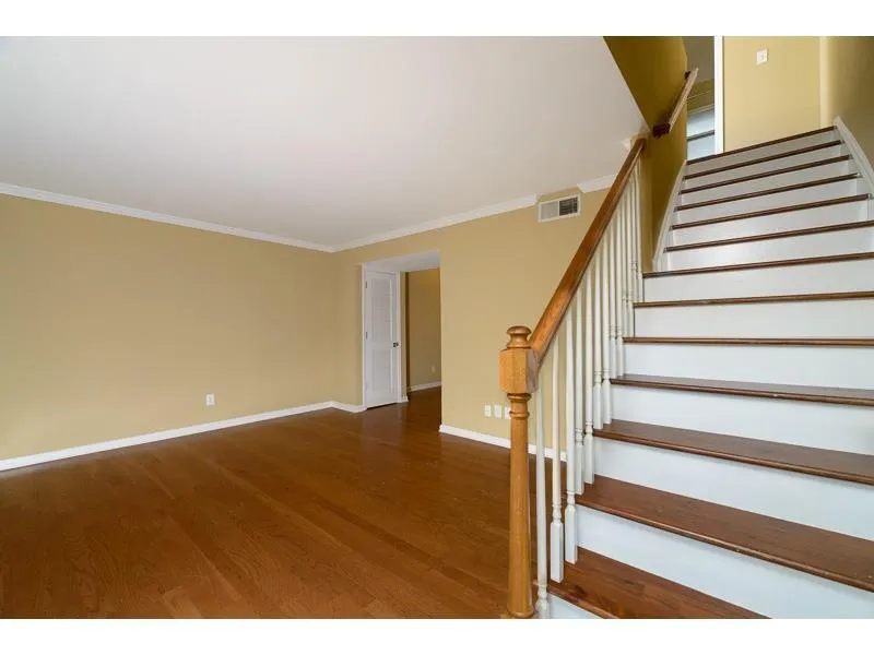 6940 Roswell Road Unit 23a, Sandy Springs, Georgia 30328, 2 Bedrooms Bedrooms, ,1 BathroomBathrooms,Residential,Sold,6940 Roswell Road Unit 23a,5748508