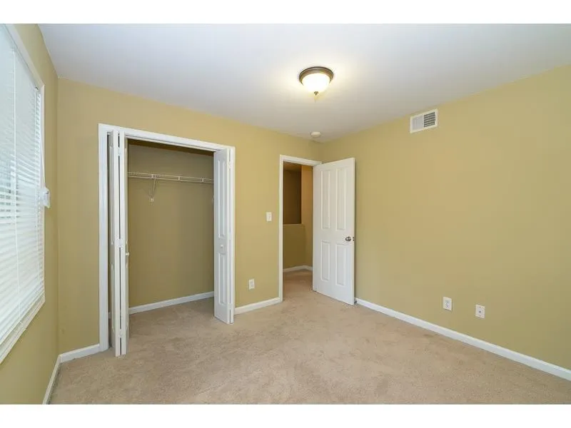 6940 Roswell Road Unit 23a, Sandy Springs, Georgia 30328, 2 Bedrooms Bedrooms, ,1 BathroomBathrooms,Residential,Sold,6940 Roswell Road Unit 23a,5748508