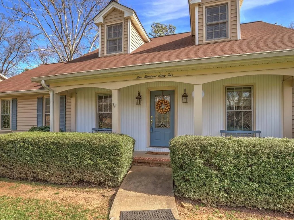 565 Wyncourtney Drive, Sandy Springs, Georgia 30328, 3 Bedrooms Bedrooms, ,2 BathroomsBathrooms,Residential,Sold,565 Wyncourtney Drive,6502969