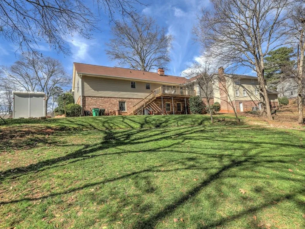 565 Wyncourtney Drive, Sandy Springs, Georgia 30328, 3 Bedrooms Bedrooms, ,2 BathroomsBathrooms,Residential,Sold,565 Wyncourtney Drive,6502969