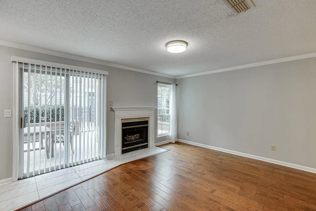 313 Granville Court Ne, Sandy Springs, Georgia 30328, 2 Bedrooms Bedrooms, ,2 BathroomsBathrooms,Residential,Sold,313 Granville Court Ne,6968725