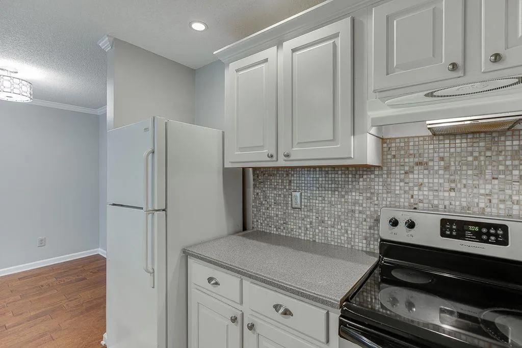 313 Granville Court Ne, Sandy Springs, Georgia 30328, 2 Bedrooms Bedrooms, ,2 BathroomsBathrooms,Residential,Sold,313 Granville Court Ne,6968725