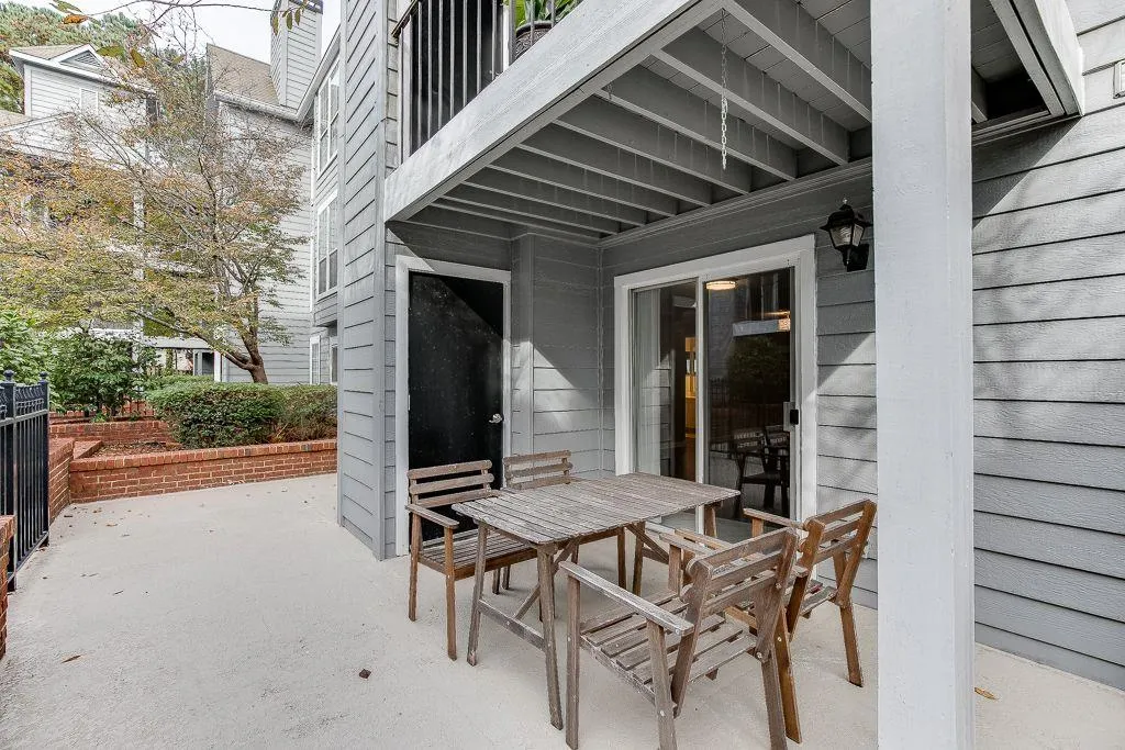 313 Granville Court Ne, Sandy Springs, Georgia 30328, 2 Bedrooms Bedrooms, ,2 BathroomsBathrooms,Residential,Sold,313 Granville Court Ne,6968725