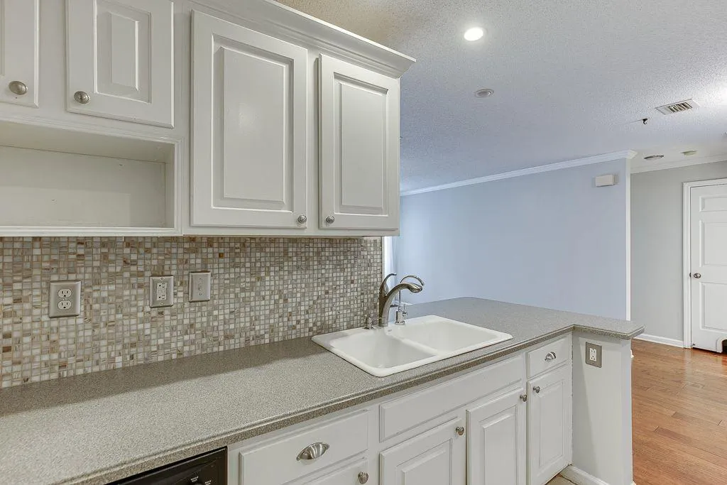 313 Granville Court Ne, Sandy Springs, Georgia 30328, 2 Bedrooms Bedrooms, ,2 BathroomsBathrooms,Residential,Sold,313 Granville Court Ne,6968725