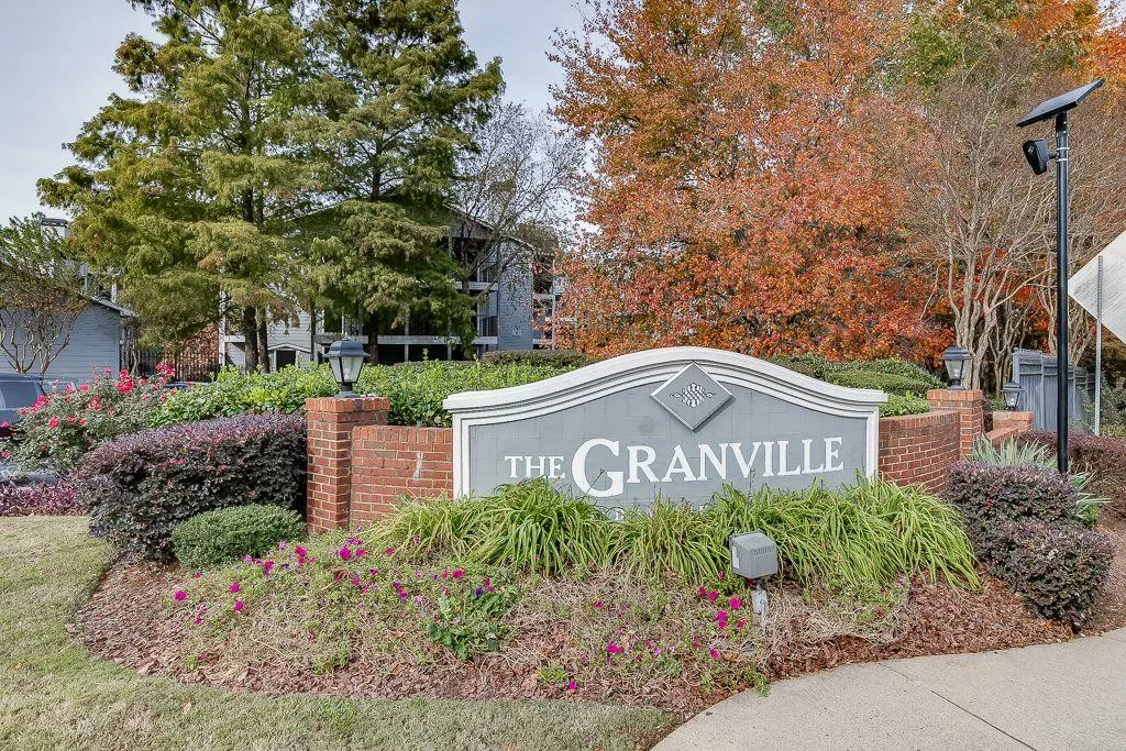 313 Granville Court Ne, Sandy Springs, Georgia 30328, 2 Bedrooms Bedrooms, ,2 BathroomsBathrooms,Residential,Sold,313 Granville Court Ne,6968725