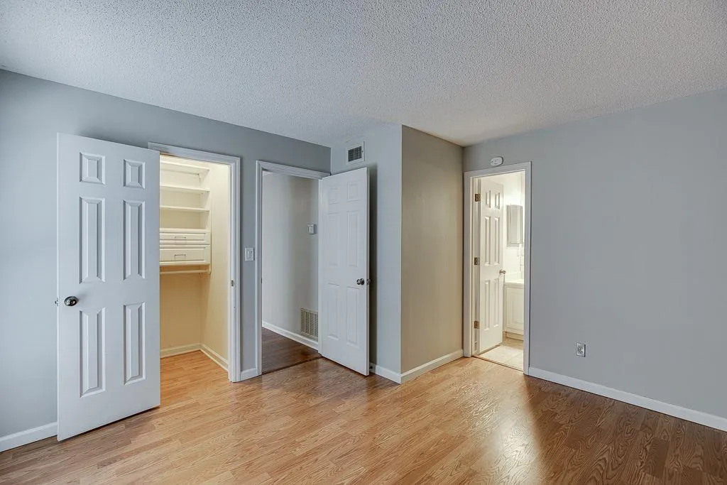 313 Granville Court Ne, Sandy Springs, Georgia 30328, 2 Bedrooms Bedrooms, ,2 BathroomsBathrooms,Residential,Sold,313 Granville Court Ne,6968725