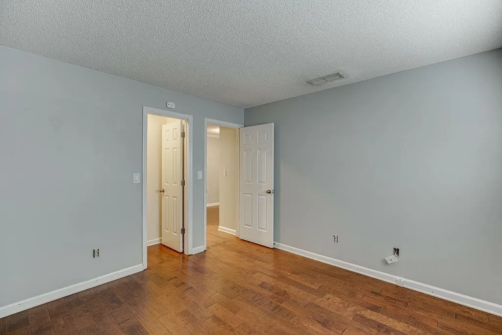 313 Granville Court Ne, Sandy Springs, Georgia 30328, 2 Bedrooms Bedrooms, ,2 BathroomsBathrooms,Residential,Sold,313 Granville Court Ne,6968725