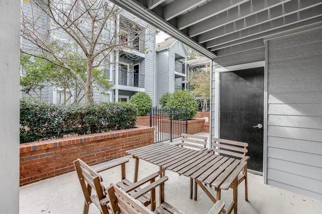 313 Granville Court Ne, Sandy Springs, Georgia 30328, 2 Bedrooms Bedrooms, ,2 BathroomsBathrooms,Residential,Sold,313 Granville Court Ne,6968725