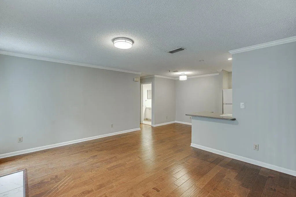 313 Granville Court Ne, Sandy Springs, Georgia 30328, 2 Bedrooms Bedrooms, ,2 BathroomsBathrooms,Residential,Sold,313 Granville Court Ne,6968725