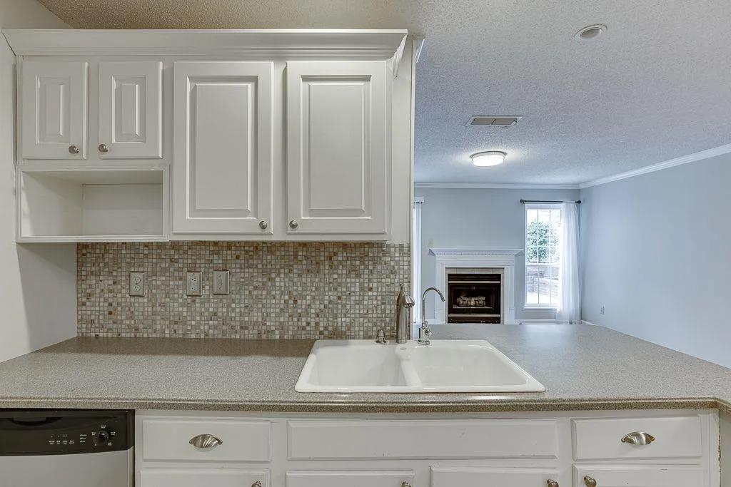 313 Granville Court Ne, Sandy Springs, Georgia 30328, 2 Bedrooms Bedrooms, ,2 BathroomsBathrooms,Residential,Sold,313 Granville Court Ne,6968725