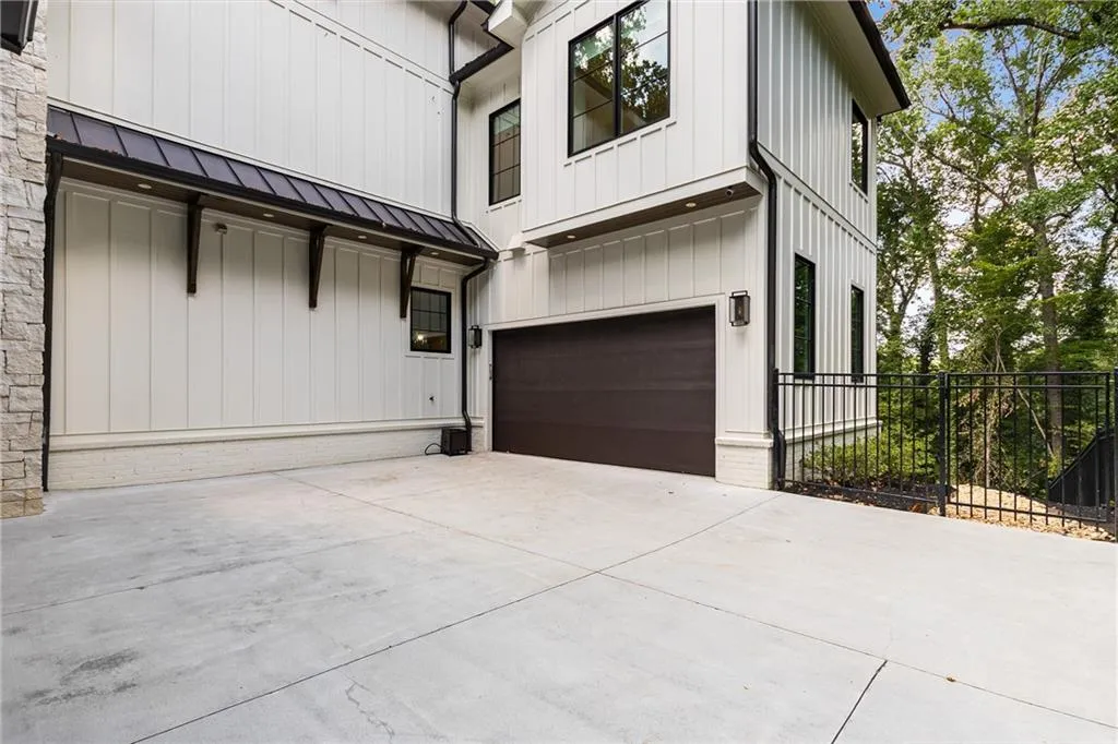 306 Pinecrest Road Ne, Atlanta, Georgia 30342, 5 Bedrooms Bedrooms, ,6 BathroomsBathrooms,Residential,For Sale,306 Pinecrest Road Ne,7643284