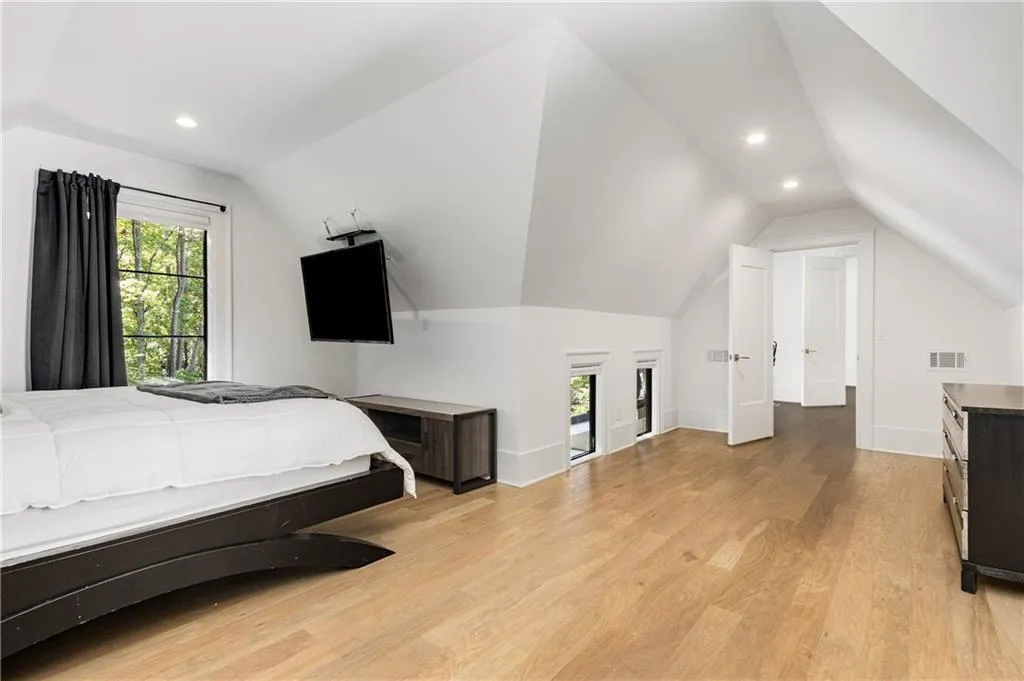 306 Pinecrest Road Ne, Atlanta, Georgia 30342, 5 Bedrooms Bedrooms, ,6 BathroomsBathrooms,Residential,For Sale,306 Pinecrest Road Ne,7643284