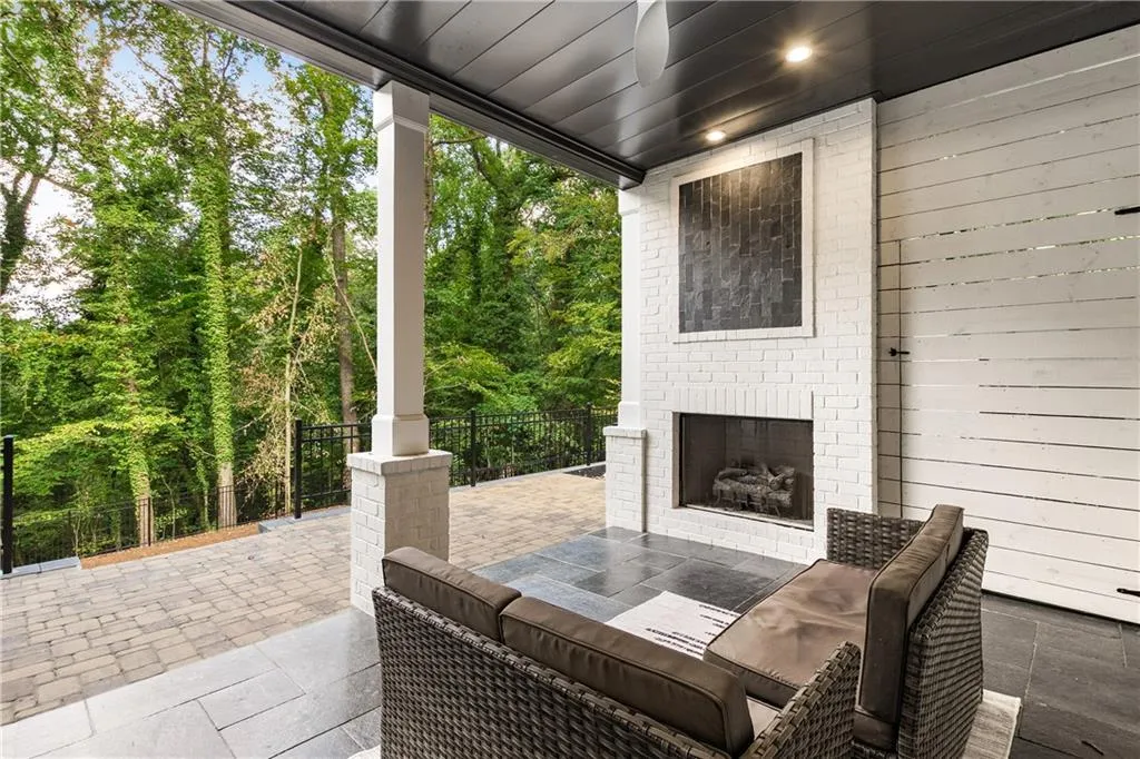 306 Pinecrest Road Ne, Atlanta, Georgia 30342, 5 Bedrooms Bedrooms, ,6 BathroomsBathrooms,Residential,For Sale,306 Pinecrest Road Ne,7643284