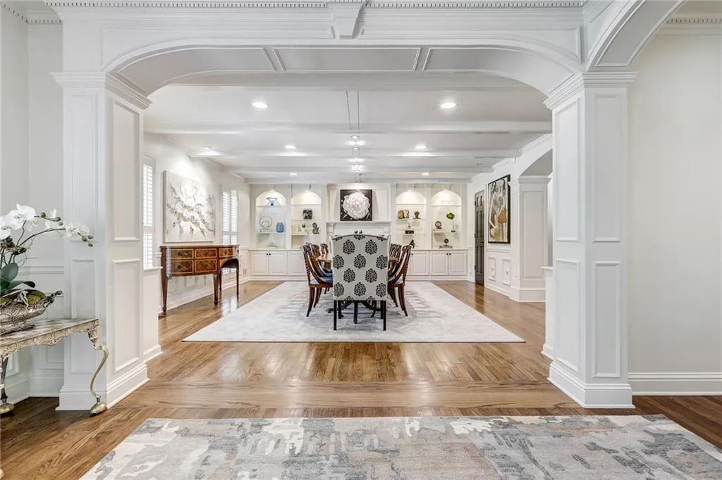 6170 Heards Creek Drive, Sandy Springs, Georgia 30328, 5 Bedrooms Bedrooms, ,4 BathroomsBathrooms,Residential,Sold,6170 Heards Creek Drive,6571068