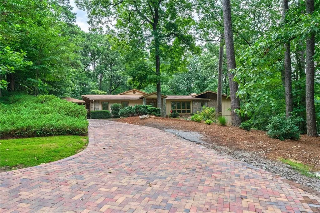5259 Vernon Springs Trail, Atlanta, Georgia 30327, 6 Bedrooms Bedrooms, ,5 BathroomsBathrooms,Residential,Sold,5259 Vernon Springs Trail,6913578