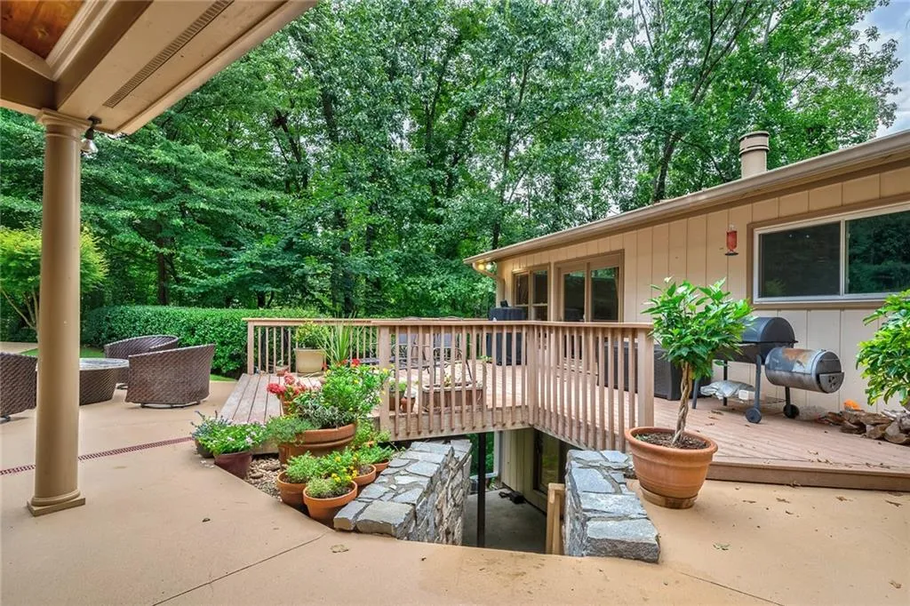 5259 Vernon Springs Trail, Atlanta, Georgia 30327, 6 Bedrooms Bedrooms, ,5 BathroomsBathrooms,Residential,Sold,5259 Vernon Springs Trail,6913578