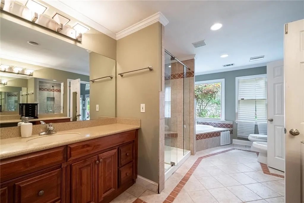 5259 Vernon Springs Trail, Atlanta, Georgia 30327, 6 Bedrooms Bedrooms, ,5 BathroomsBathrooms,Residential,Sold,5259 Vernon Springs Trail,6913578