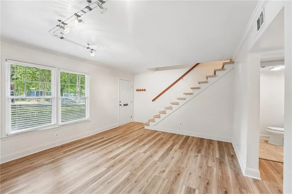 Atlanta, Georgia 30327, 2 Bedrooms Bedrooms, 0 ,1 BathroomBathrooms,Residential,For Sale,7827695