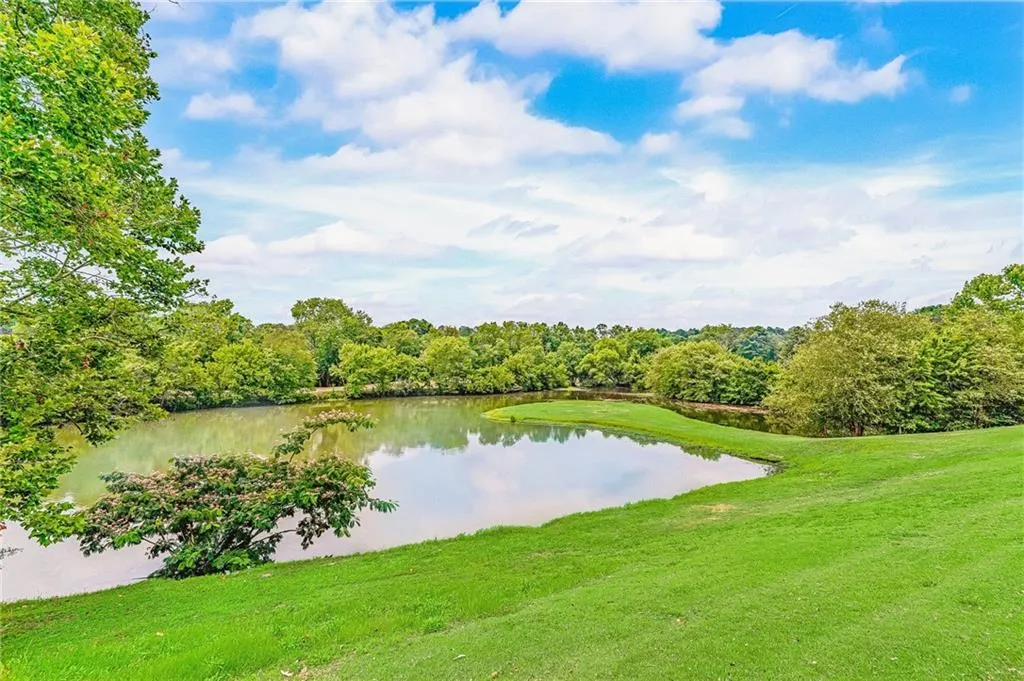 Atlanta, Georgia 30327, 2 Bedrooms Bedrooms, 0 ,1 BathroomBathrooms,Residential,For Sale,7827695