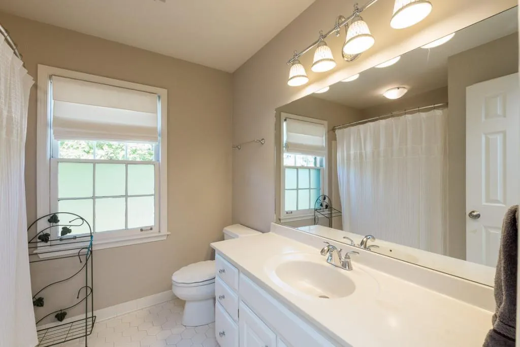 7390 Stoneykirk Close, Sandy Springs, Georgia 30350, 4 Bedrooms Bedrooms, ,4 BathroomsBathrooms,Residential,Sold,7390 Stoneykirk Close,5850188