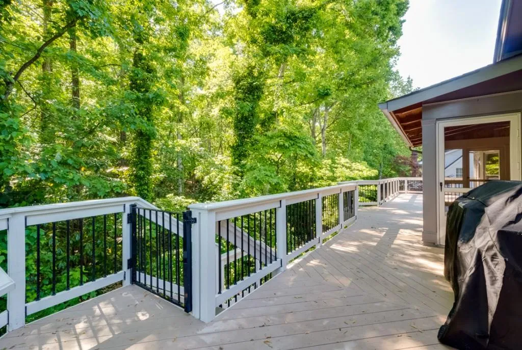 7390 Stoneykirk Close, Sandy Springs, Georgia 30350, 4 Bedrooms Bedrooms, ,4 BathroomsBathrooms,Residential,Sold,7390 Stoneykirk Close,5850188