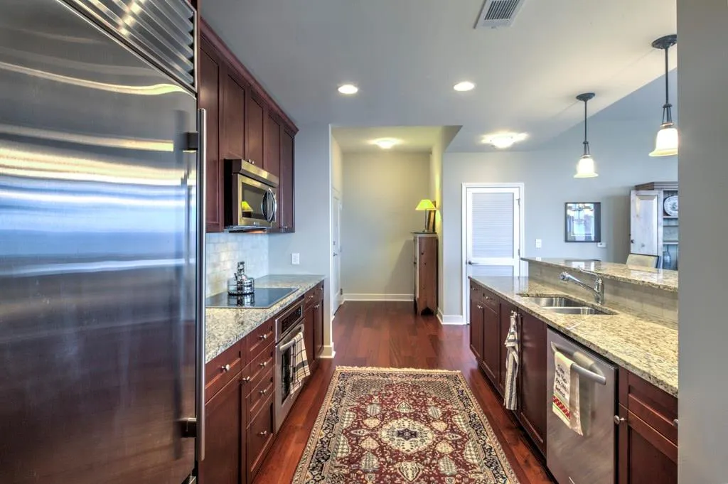 2795 Peachtree Road Ne Unit 1402, Atlanta, Georgia 30305, 2 Bedrooms Bedrooms, ,2 BathroomsBathrooms,Residential,Sold,2795 Peachtree Road Ne Unit 1402,5788707