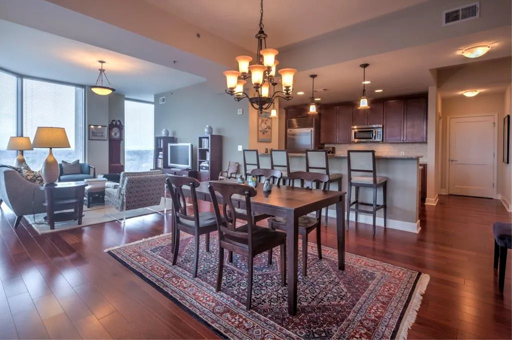 2795 Peachtree Road Ne Unit 1402, Atlanta, Georgia 30305, 2 Bedrooms Bedrooms, ,2 BathroomsBathrooms,Residential,Sold,2795 Peachtree Road Ne Unit 1402,5788707
