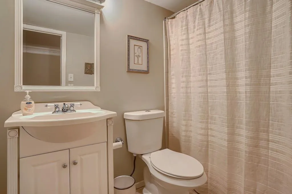 5995 Riverside Drive, Sandy Springs, Georgia 30328, 7 Bedrooms Bedrooms, ,5 BathroomsBathrooms,Residential,Sold,5995 Riverside Drive,7018579