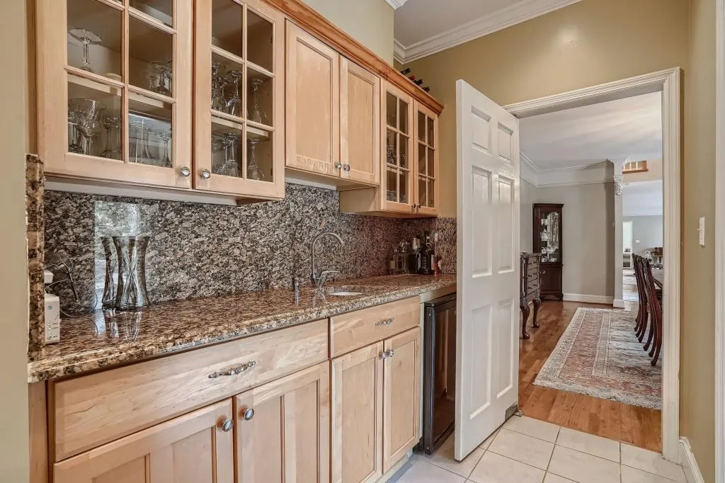 5995 Riverside Drive, Sandy Springs, Georgia 30328, 7 Bedrooms Bedrooms, ,5 BathroomsBathrooms,Residential,Sold,5995 Riverside Drive,7018579