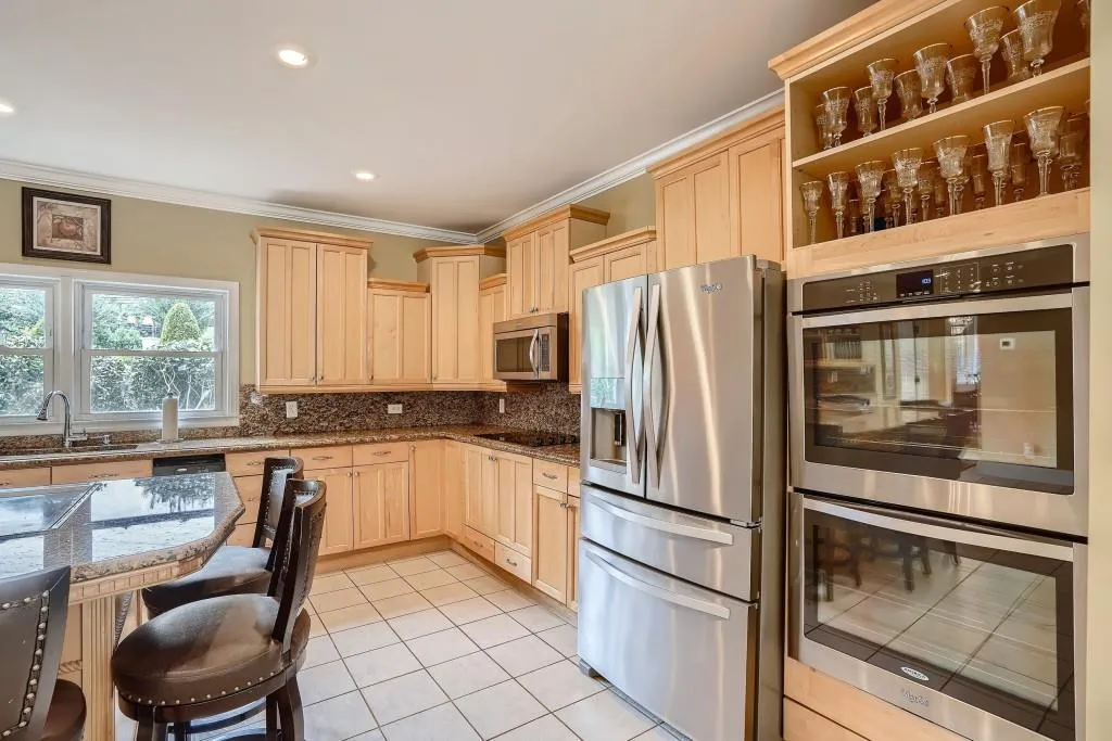 5995 Riverside Drive, Sandy Springs, Georgia 30328, 7 Bedrooms Bedrooms, ,5 BathroomsBathrooms,Residential,Sold,5995 Riverside Drive,7018579