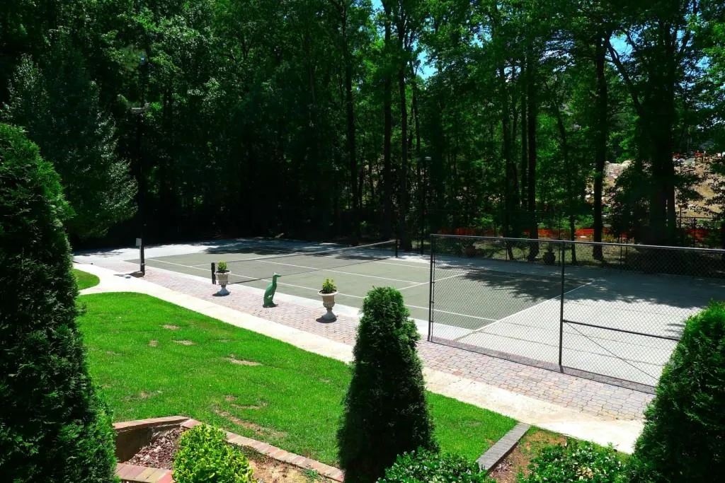 5995 Riverside Drive, Sandy Springs, Georgia 30328, 7 Bedrooms Bedrooms, ,5 BathroomsBathrooms,Residential,Sold,5995 Riverside Drive,7018579