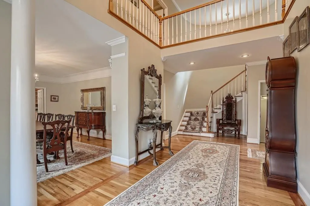 5995 Riverside Drive, Sandy Springs, Georgia 30328, 7 Bedrooms Bedrooms, ,5 BathroomsBathrooms,Residential,Sold,5995 Riverside Drive,7018579