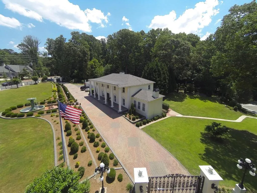 5995 Riverside Drive, Sandy Springs, Georgia 30328, 7 Bedrooms Bedrooms, ,5 BathroomsBathrooms,Residential,Sold,5995 Riverside Drive,7018579