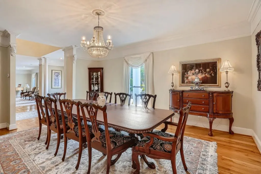 5995 Riverside Drive, Sandy Springs, Georgia 30328, 7 Bedrooms Bedrooms, ,5 BathroomsBathrooms,Residential,Sold,5995 Riverside Drive,7018579