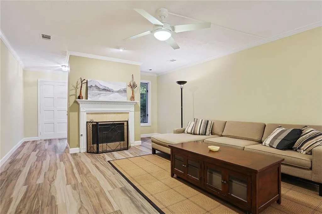 1 Saint Claire Lane Ne, Atlanta, Georgia 30324, 3 Bedrooms Bedrooms, ,2 BathroomsBathrooms,Residential,Sold,1 Saint Claire Lane Ne,6112371