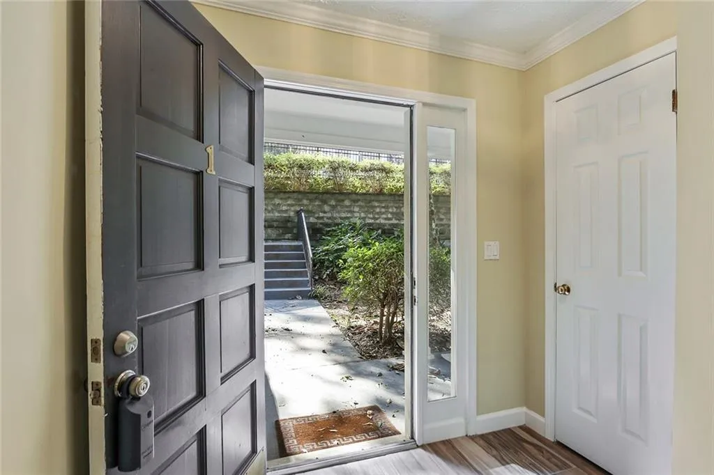 1 Saint Claire Lane Ne, Atlanta, Georgia 30324, 3 Bedrooms Bedrooms, ,2 BathroomsBathrooms,Residential,Sold,1 Saint Claire Lane Ne,6112371