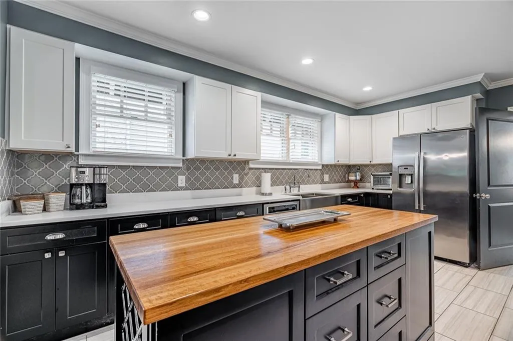 2580 Acorn Avenue, Atlanta, Georgia 30305, 4 Bedrooms Bedrooms, ,4 BathroomsBathrooms,Residential,For Sale,2580 Acorn Avenue,7610408