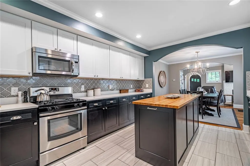2580 Acorn Avenue, Atlanta, Georgia 30305, 4 Bedrooms Bedrooms, ,4 BathroomsBathrooms,Residential,For Sale,2580 Acorn Avenue,7610408